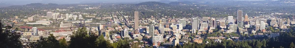 Panorama de paisagem urbana da baixa do Portland oregon — Fotografia de Stock