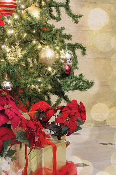 Christmas Tree Decorated with Bokeh and Sparkles — Stock Photo, Image