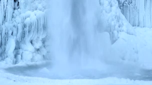 Horsetail Falls Frozen in Winter along Columbia River Gorge Portland Oregon 1080p Closeup — Stock Video