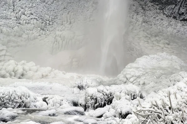 Base of Latourell Falls Frozen in Winter Closeup — Stock Photo, Image