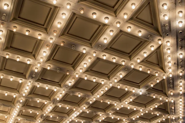 Velho teatro Marquee luzes de teto — Fotografia de Stock