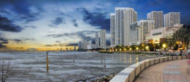 gün batımında Gurney sürücü içinde penang panorama