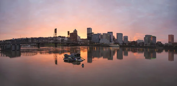 Sunset Over Willamette River em Portland — Fotografia de Stock