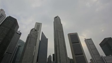 gökdelen bina downtown finans bölgesi Singapur üzerinde hareketli bulutlar zaman atlamalı