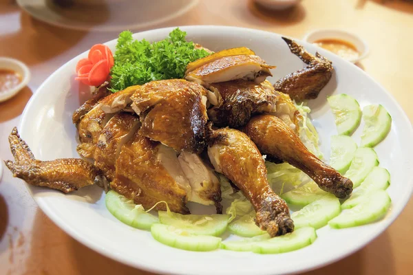 Chinês frango assado inteiro Closeup — Fotografia de Stock