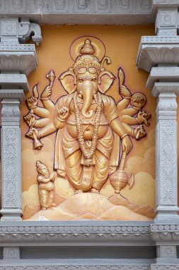 birçok silah ile Hindu Tanrı ganesh