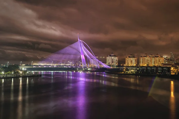 Ponte Seri Wawasan di notte — Foto Stock