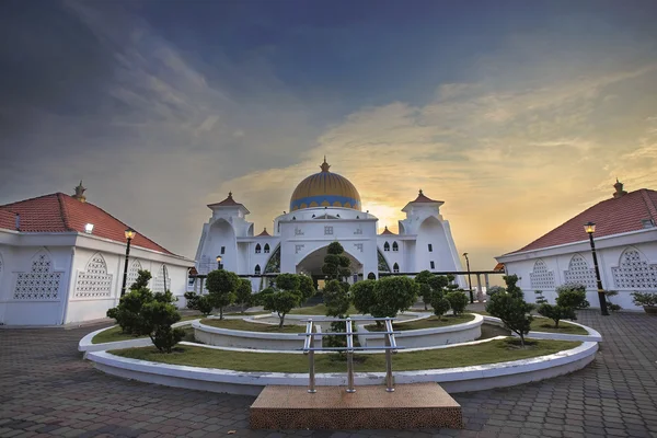 Malacca Straits Mosque Front Entrance — Stock Photo, Image