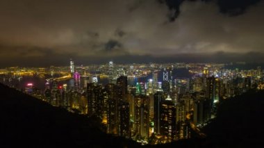 Victoria peak, hong kong - 30 Nisan 2014: zaman atlamalı ışık gösterisini Merkezi hong Kong Senfoni görüntülendi victoria peak hong Kong dan. Bu gece ışık ve ses ve göstermek büyük bir beraberlik