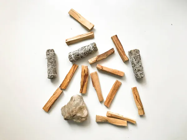 Beautiful Layout Palo Santo White Sage Aromatherapy Incense White Background — Stock Photo, Image