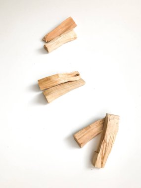 Palo Santo, Peru 'nun doğal ahşap tütsüsü ve ruhani ritüellerinin en iyi ürünüdür. 