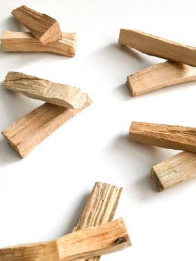 Palo Santo, Peru 'nun doğal ahşap tütsüsü ve ruhani ritüellerinin en iyi ürünüdür. 