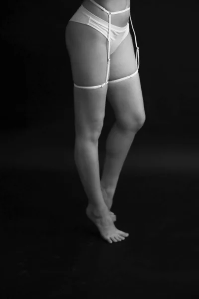 Close Photo Women Legs Black White Frame Feet — Φωτογραφία Αρχείου