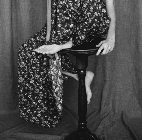 Bir Sürü Vücut Detayı Elbiseli Bir Kızın Yakın Çekimi Güzel — Stok fotoğraf