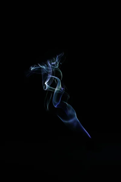 Blauer Rauchventilator Rauchschwaden Von Zigaretten Und Dämpfe — Stockfoto