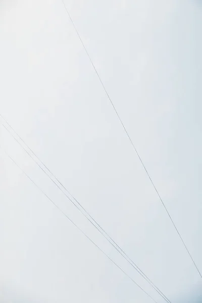 Diagonali Nel Cielo Linee Elettriche Minimalismo Nel Cielo — Foto Stock