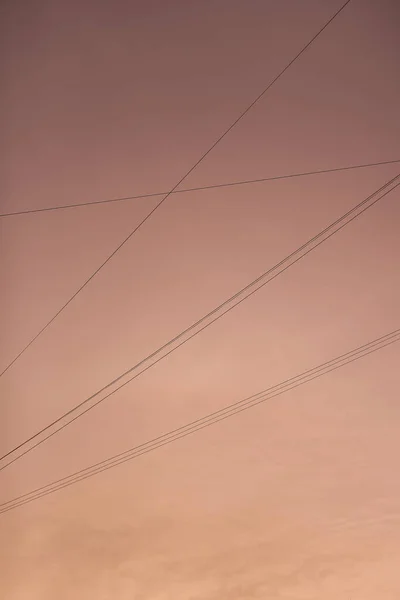 Diagonali Nel Cielo Linee Elettriche Minimalismo Nel Cielo — Foto Stock