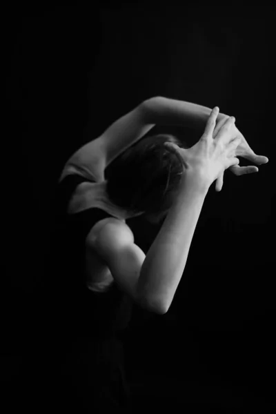 Mãos Refinadas Elegantes Dançarino Dançando Com Partes Corpo Retrato Preto — Fotografia de Stock