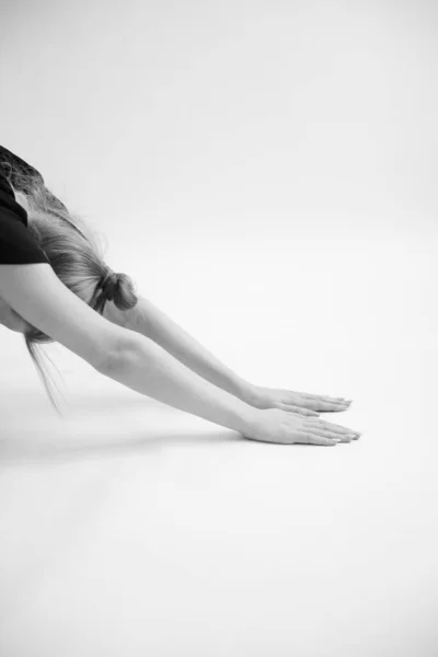 Girl Does Stretching Exercises — Stock Photo, Image