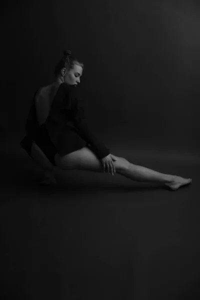Sinnliches Und Sexy Porträt Körperdetailkunst Auf Grauem Hintergrund — Stockfoto