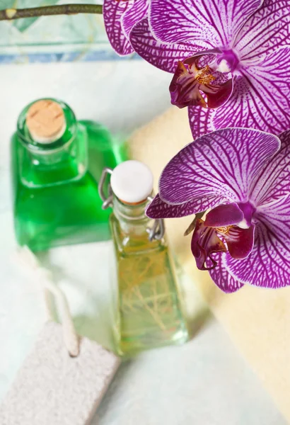 Orchidee in de badkamer — Stockfoto