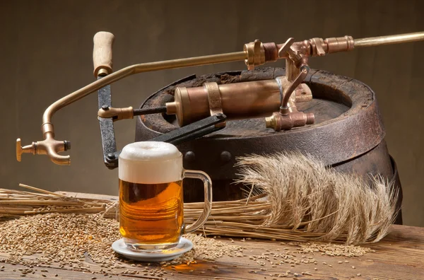 Natura morta con birra — Foto Stock