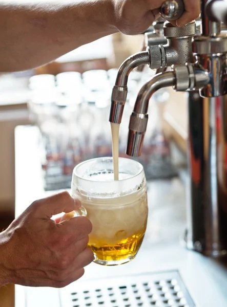 Cerveza en grifo — Foto de Stock