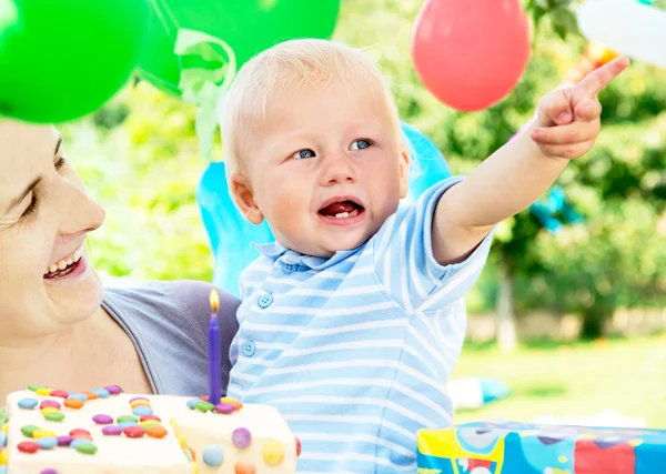 Bebek ile anne — Stok fotoğraf