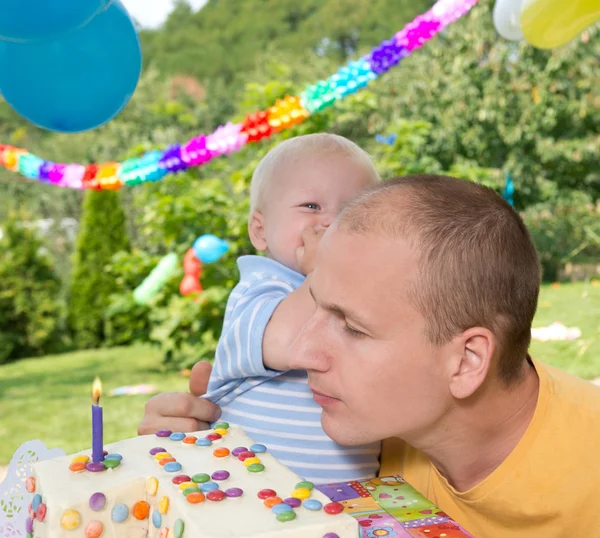 Young family celebrated birthday — Stock Photo, Image