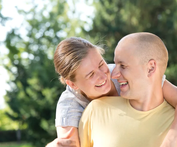 Young couple — Stock Photo, Image