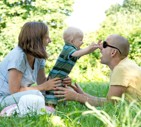 Jeune famille — Photo