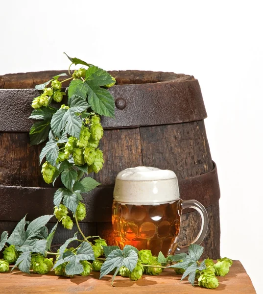 Beer Glass And Hops — Stock Photo, Image