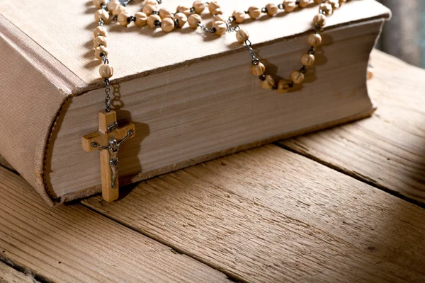 Bible And Rosary — Stock Photo, Image