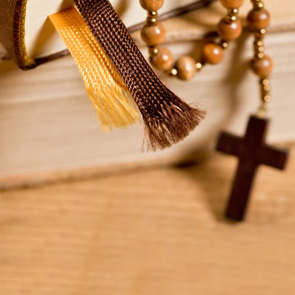 Bible And Rosary — Stock Photo, Image