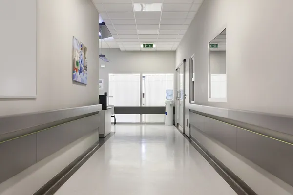 Krankenhauskorridor — Stockfoto