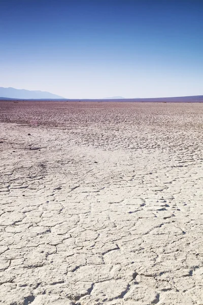 Trockenes Seebett in der Wüste — Stockfoto