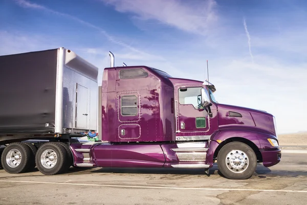 Purple Truck — Stock Photo, Image