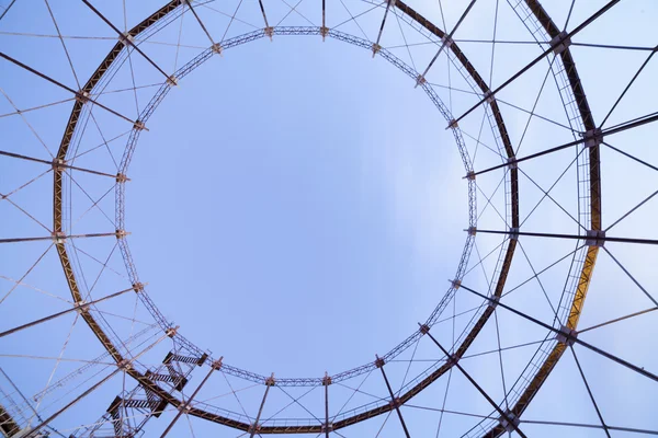 Escalera industrial al cielo — Foto de Stock