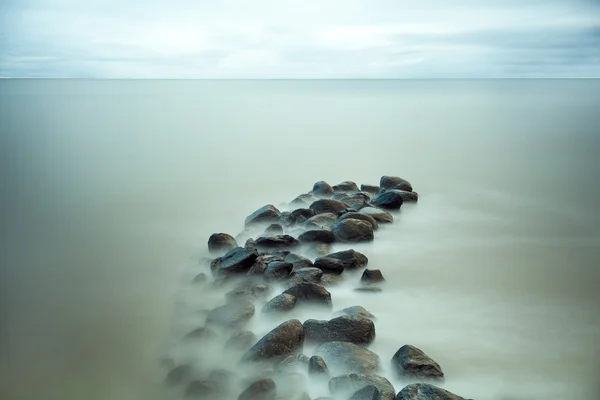 Schöne Felsen im Meer — Stockfoto