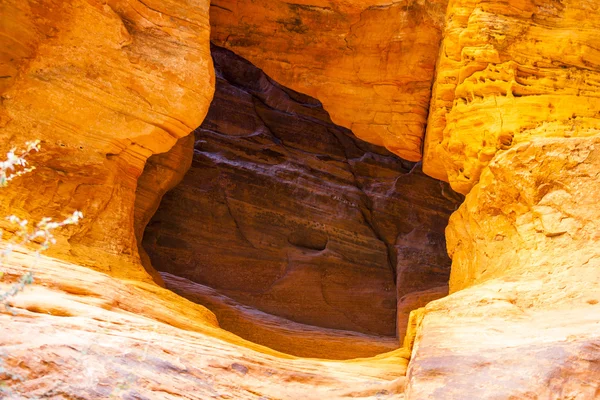 Hole in red rocks of Zion National Park — Stock Photo, Image