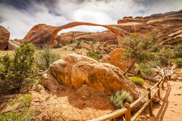 Der größte landschaftsbogen im arches nationalpark, utah — Stockfoto