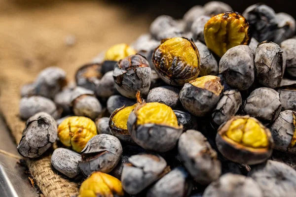 Bico Deliciosas Castanhas Assadas Chamas Faro Portugal — Fotografia de Stock