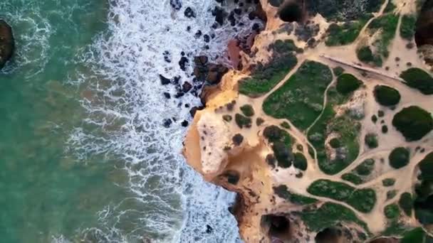 Αεροφωτογραφία Των Βράχων Στην Παραλία Του Σάο Ραφαέλ Από Τον — Αρχείο Βίντεο