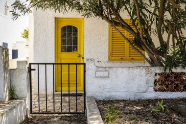 Faro Bölgesi, Algarve, Portuga 'daki Farol Adası' nda şirin küçük bir Portekiz evi.