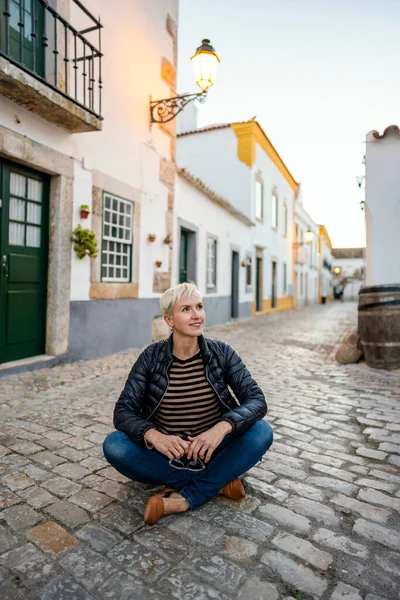 Porträt Einer Blonden Frau Der Innenstadt Von Faro Algarve Portugal — Stockfoto
