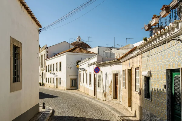 Calle Estrecha Con Edificios Encalados Centro Faro Algarve Portugal —  Fotos de Stock