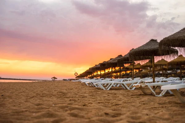 Beautiful Colorful Sunset Sun Beds Umbrellas Vilamoura Algarve Portugal — Stock Photo, Image