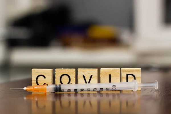 Jeringa Inscripción Covid Concepto Vacunación Con Coronavirus Covid Una Nueva —  Fotos de Stock
