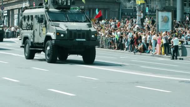 Kyiv Ukraine 2021 Armored Personnel Carrier Varta Tank System Machine — Vídeo de stock