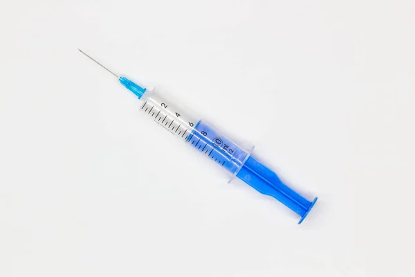 Blue Medical Disposable Syringe Injection White Background Medical Instrument Vaccination — Stok fotoğraf